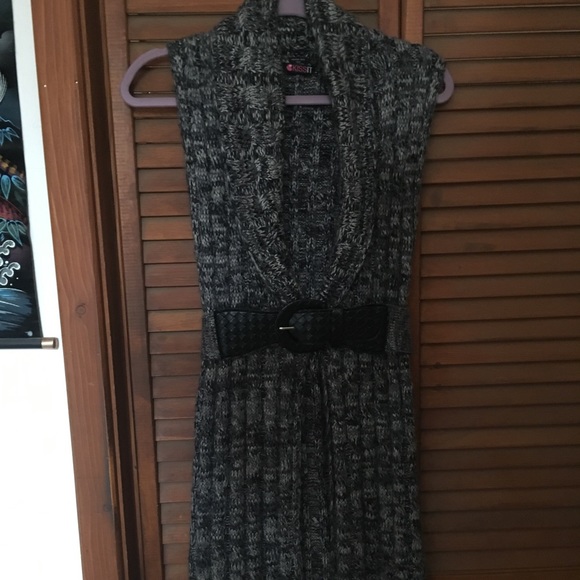 Black, Grey and White Long Sleeveless Cardigan - Picture 2 of 5